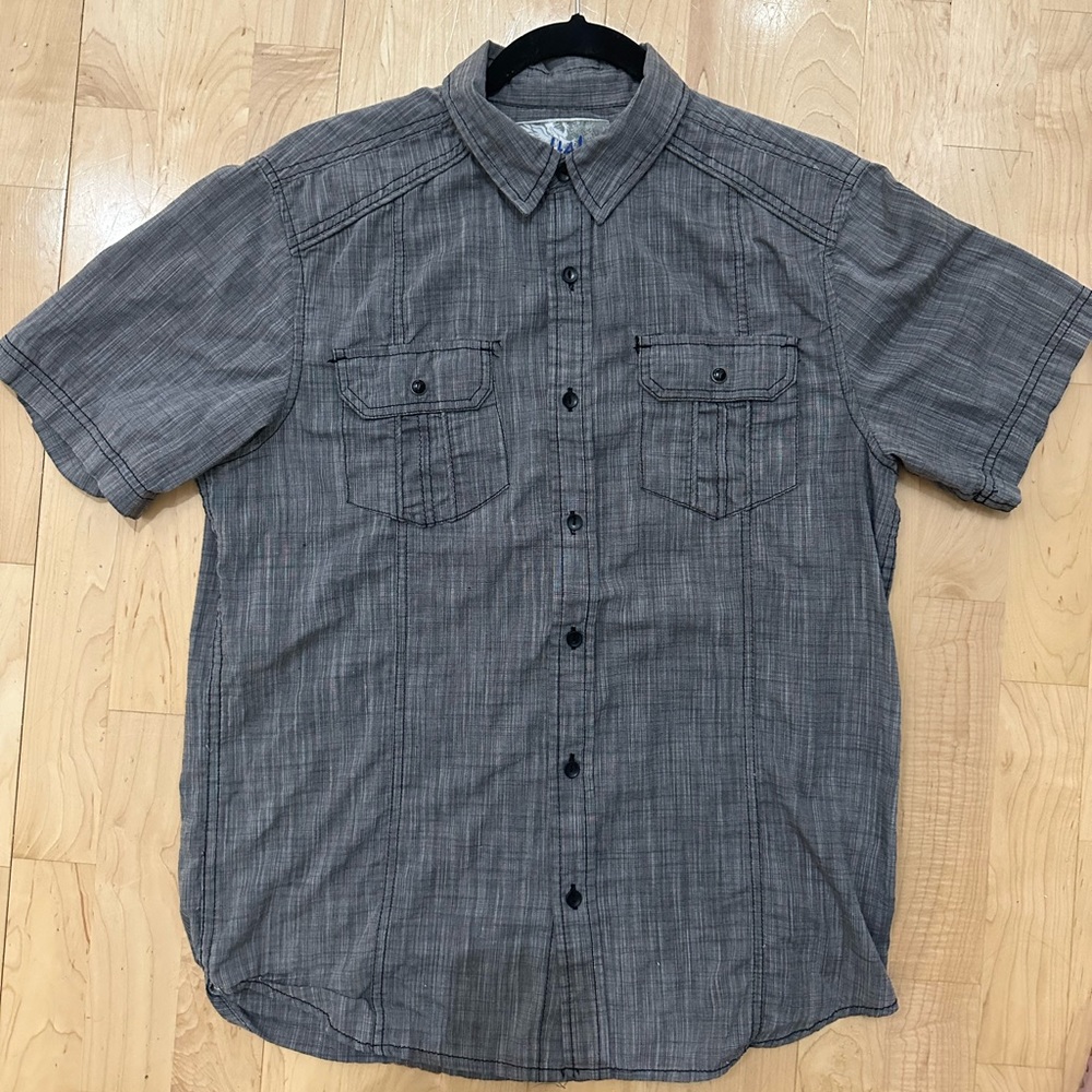 Chalc brand Men’s button down short-sleeved shirt